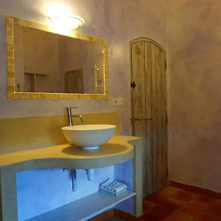 Maison Spacieuse A Simaine La Rotonde Piscine Partagee * Simiane-la-Rotonde